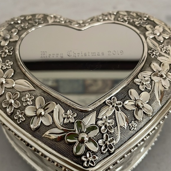 Things Remembered music box engraved Merry Christmas 2019 - Picture 6 of 12